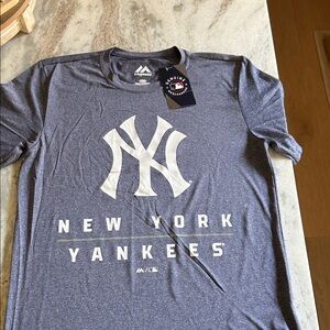 Majestic New York Yankees Heather Navy Graphic Tee